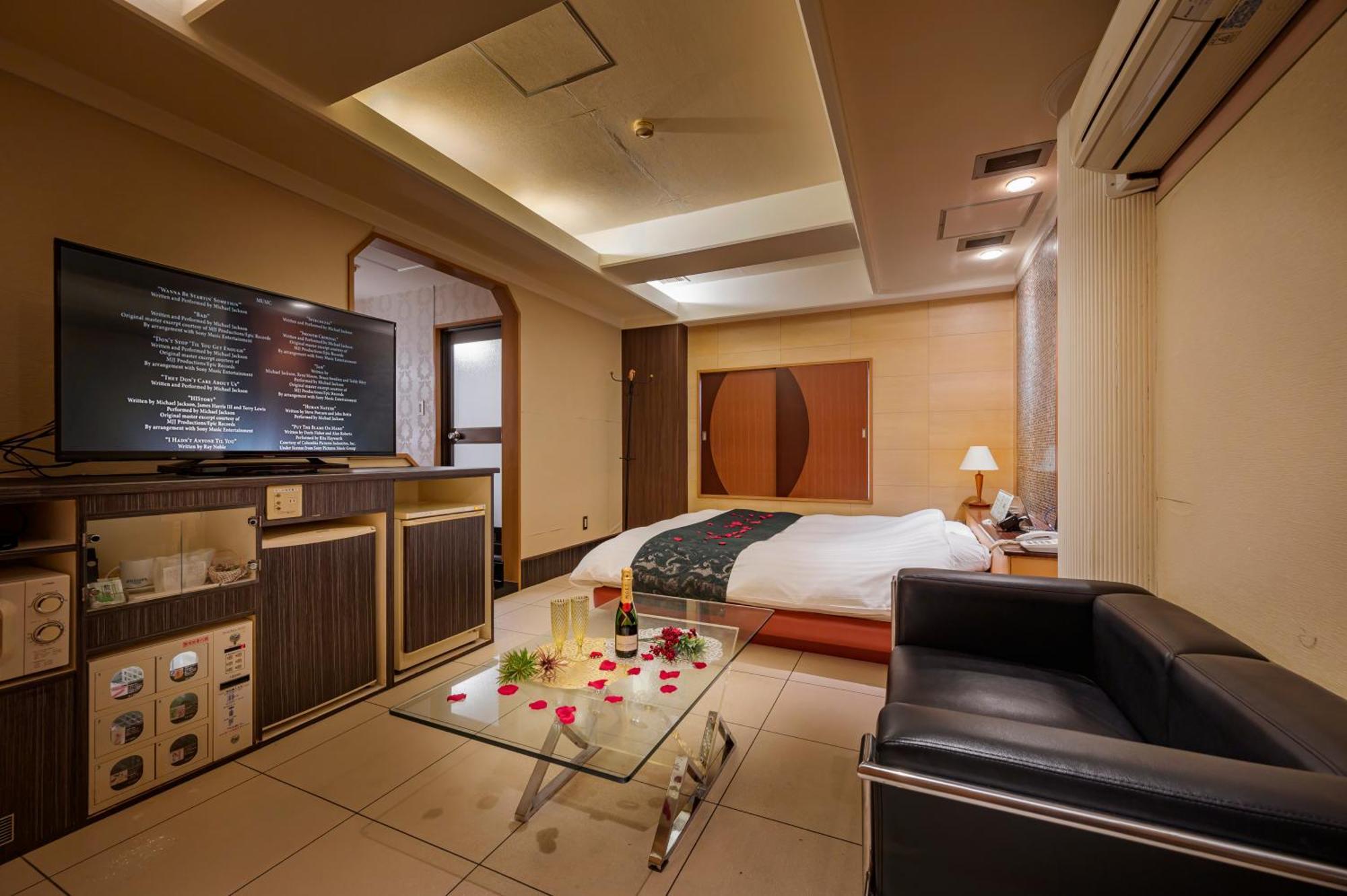 Hotel Mobilia (Adults Only) Tsurugashima 외부 사진